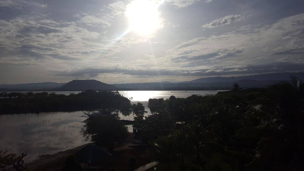 Moalboal Beach Resort Alcantara  Bagian luar foto