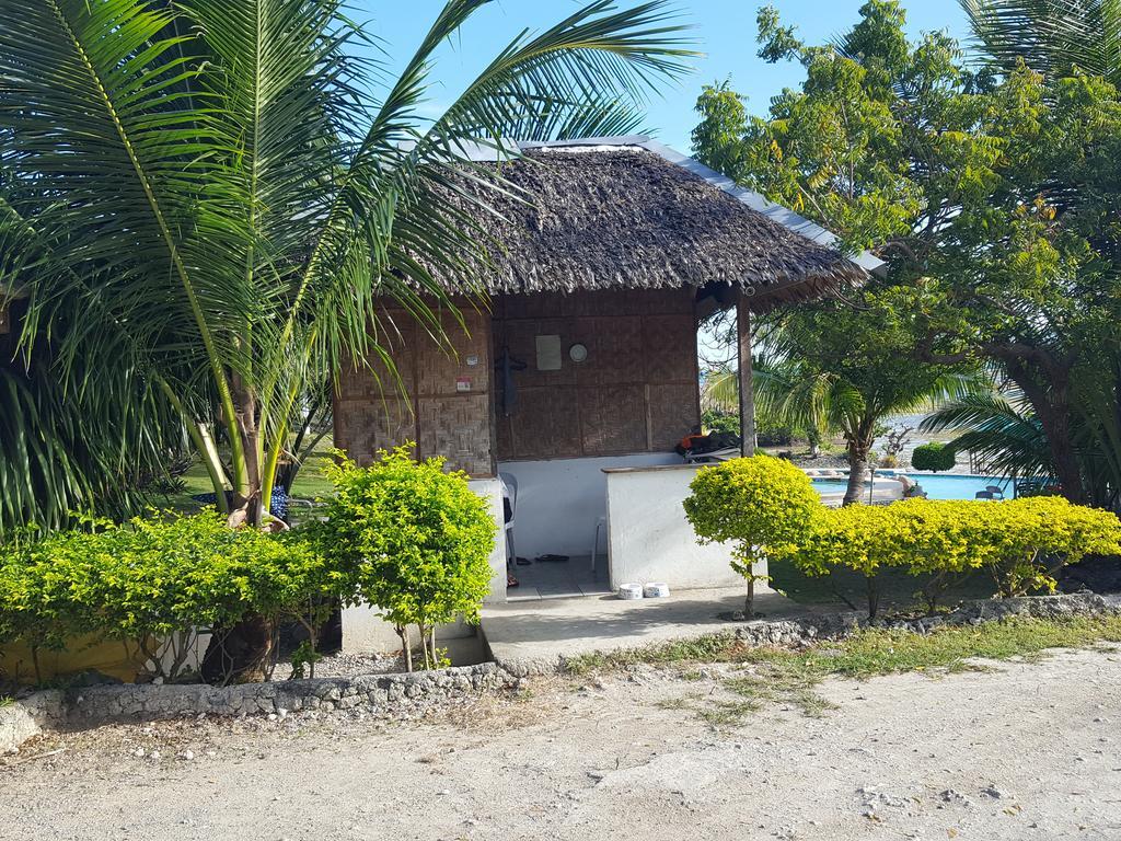 Moalboal Beach Resort Alcantara  Bagian luar foto