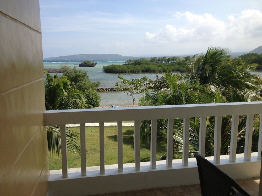 Moalboal Beach Resort Alcantara  Bagian luar foto
