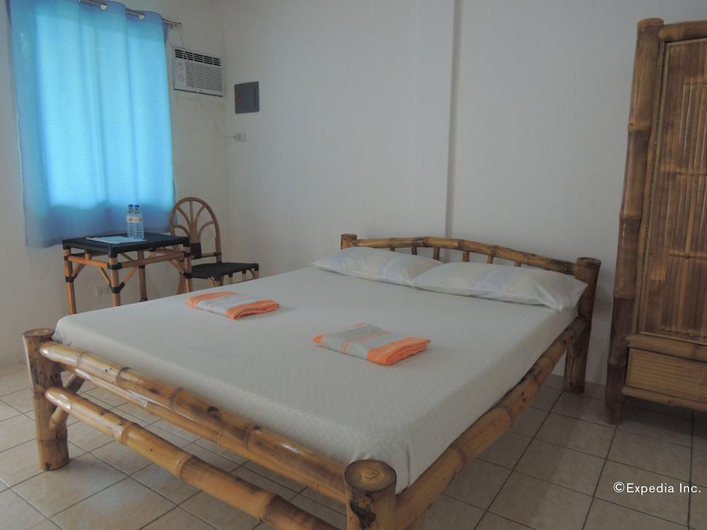Moalboal Beach Resort Alcantara  Bagian luar foto