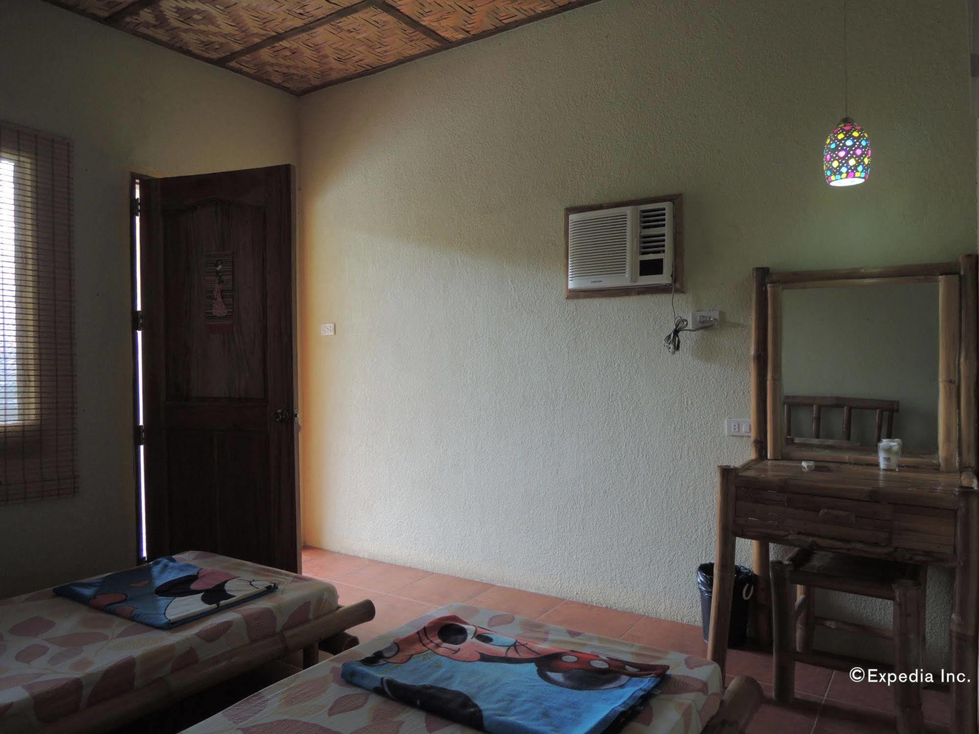 Moalboal Beach Resort Alcantara  Bagian luar foto
