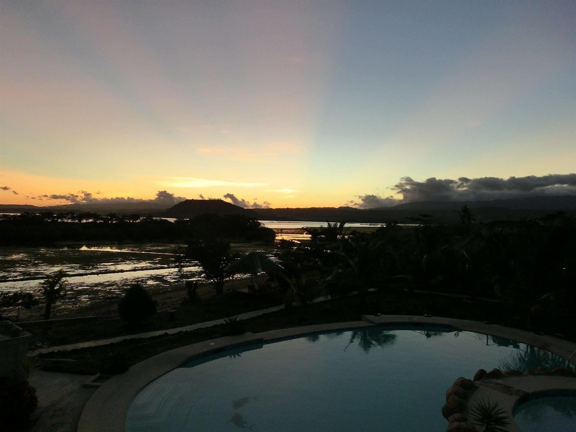Moalboal Beach Resort Alcantara  Bagian luar foto