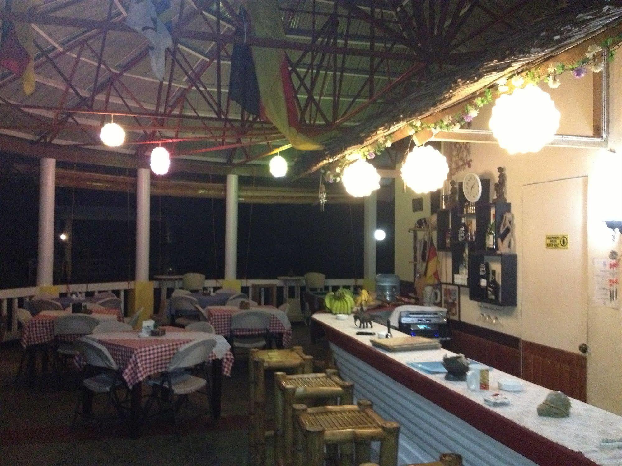 Moalboal Beach Resort Alcantara  Bagian luar foto