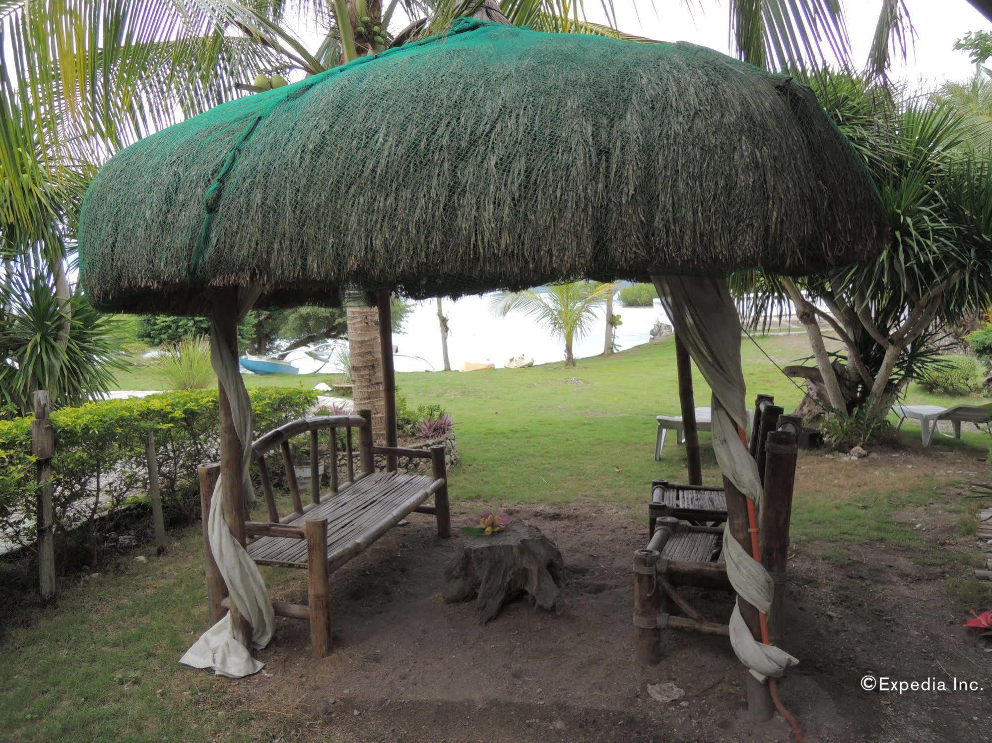 Moalboal Beach Resort Alcantara  Bagian luar foto