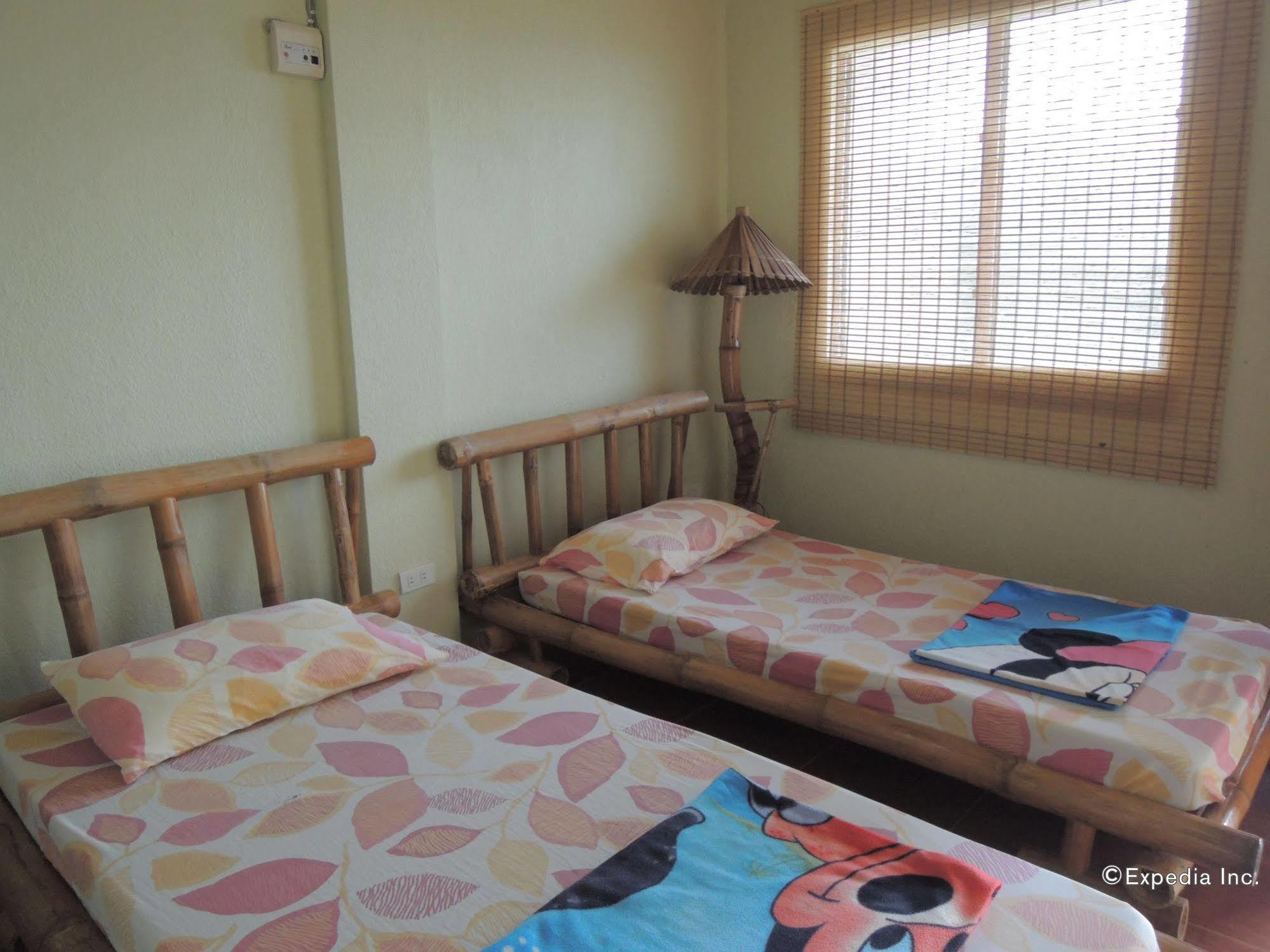 Moalboal Beach Resort Alcantara  Bagian luar foto