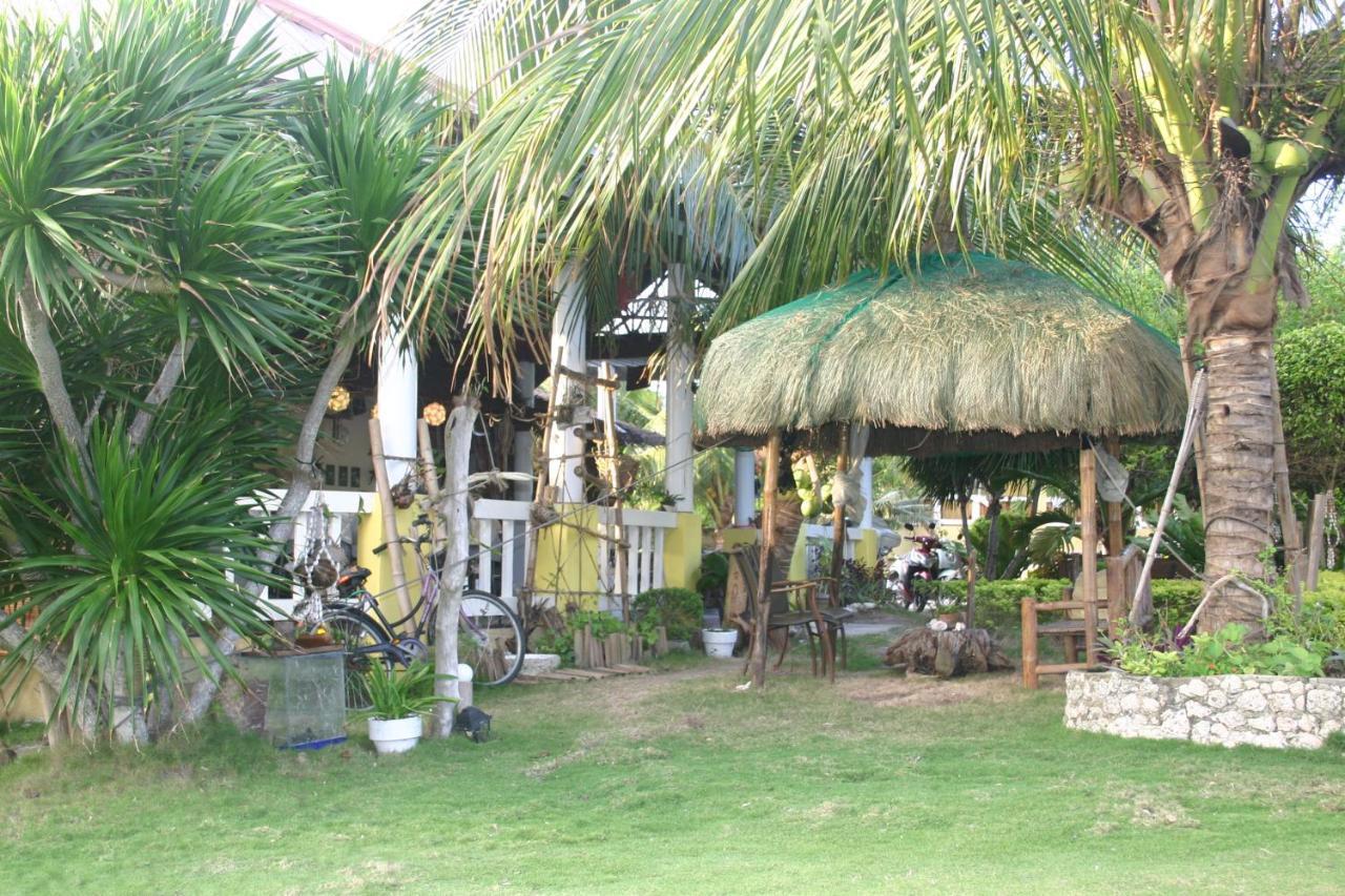 Moalboal Beach Resort Alcantara  Bagian luar foto